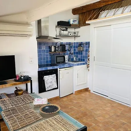 Avec Mezzanine, Canape Lit. Apartment Grimaud