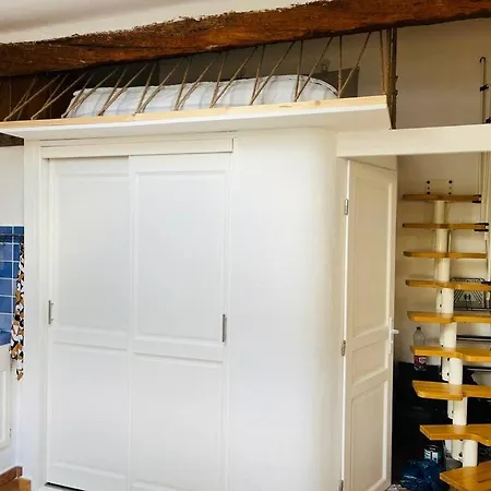 Avec Mezzanine, Canape Lit. * Grimaud